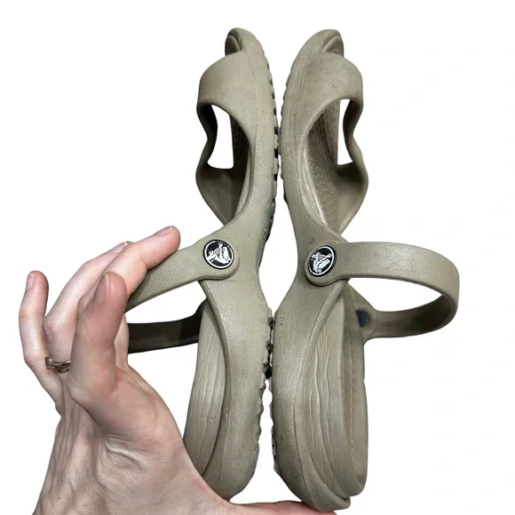 CROCS Cleo Strappy Sandals Size 8 Tan Slip On Slides Comfort Water Summer Beach - Picture 7 of 8